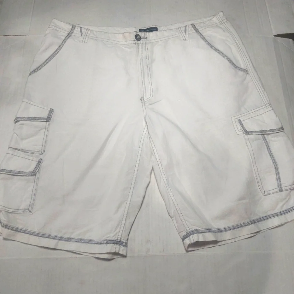 I.N.C International Concept Men's White Shorts Size 40.